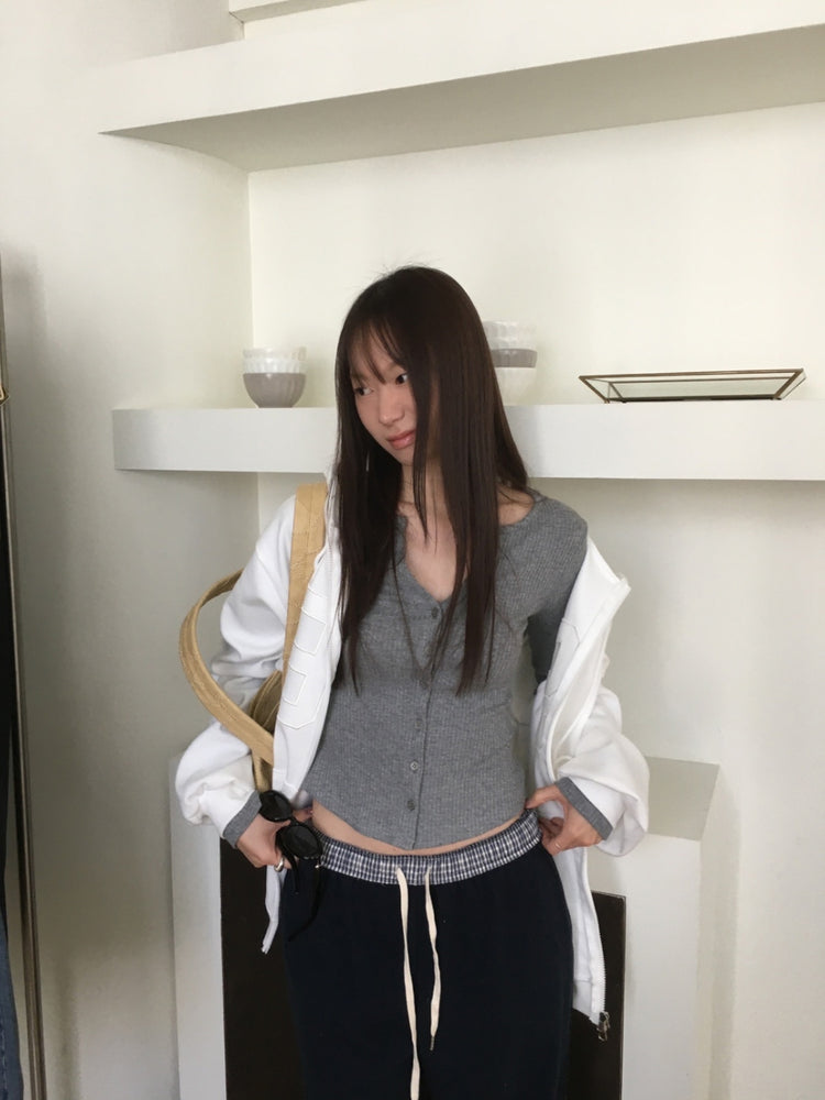 坑紋排鈕修身針織上衣