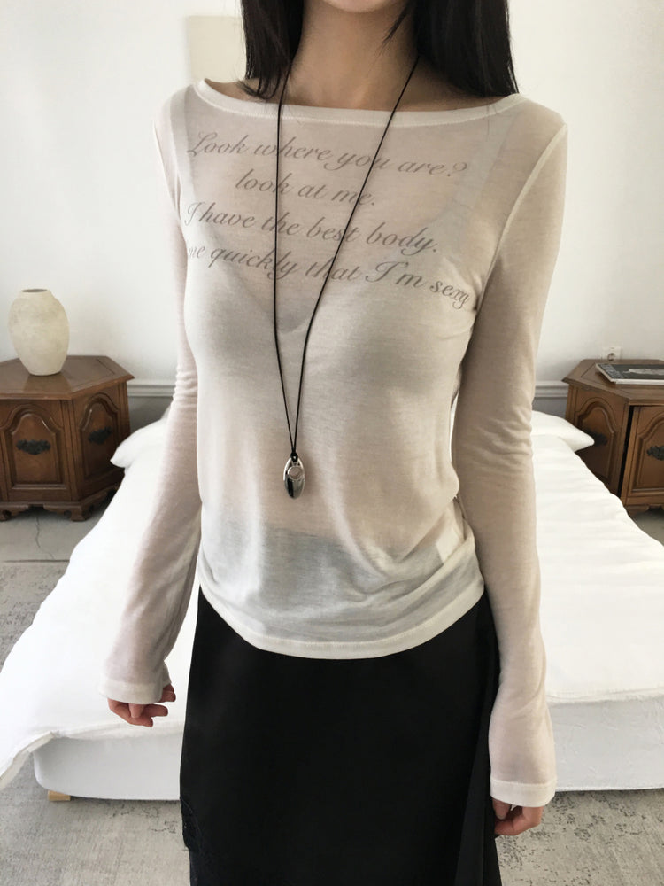 微透美鎖骨字母印花上衣
