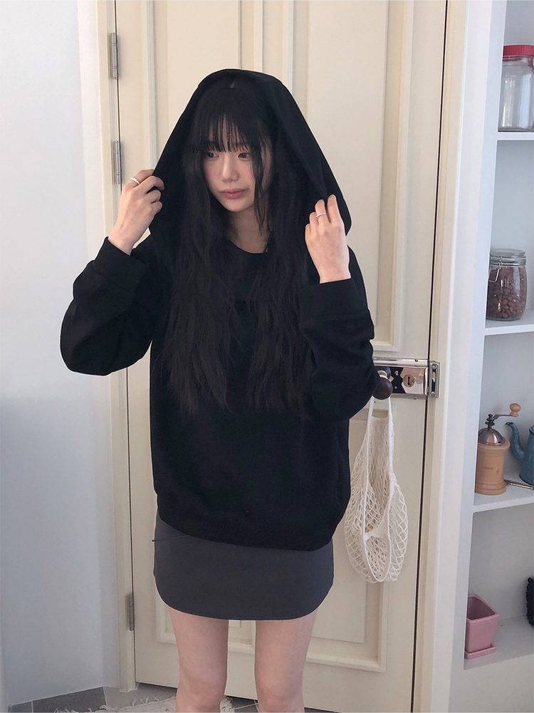 露肩連帽細節寬鬆上衣