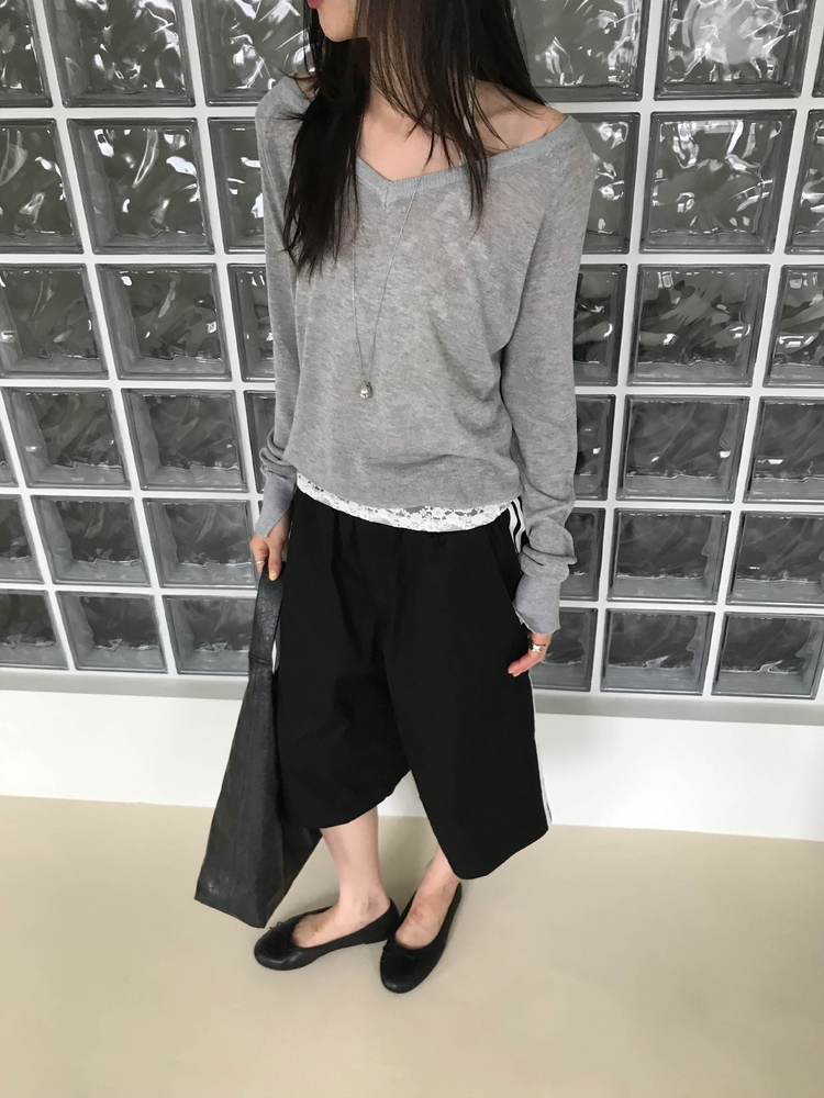 美色透膚V領針織上衣