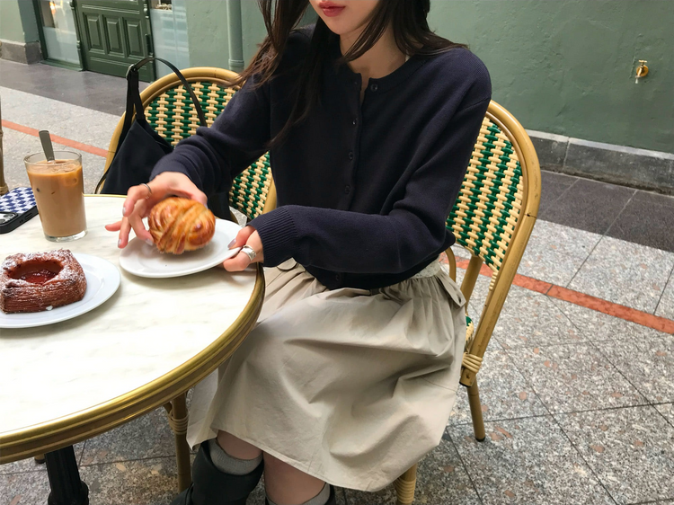 美色圓領排鈕針織外套