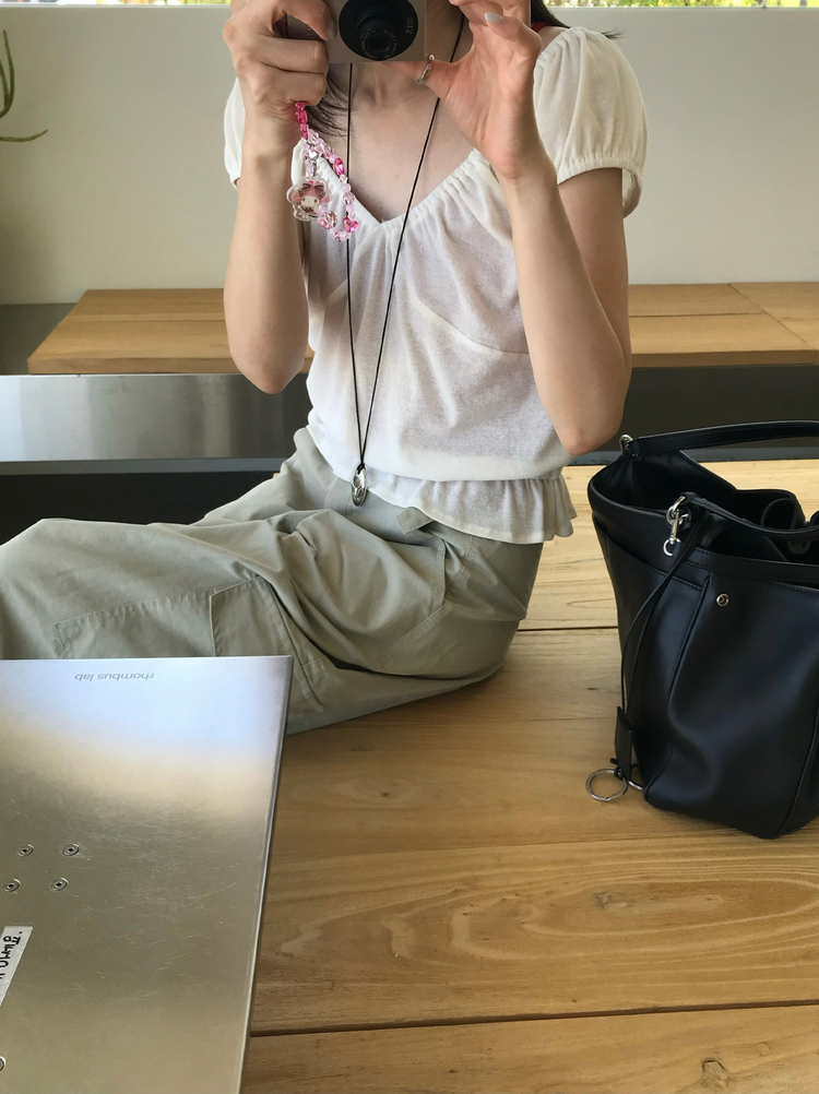 抓皺胸壓線細節修腰上衣