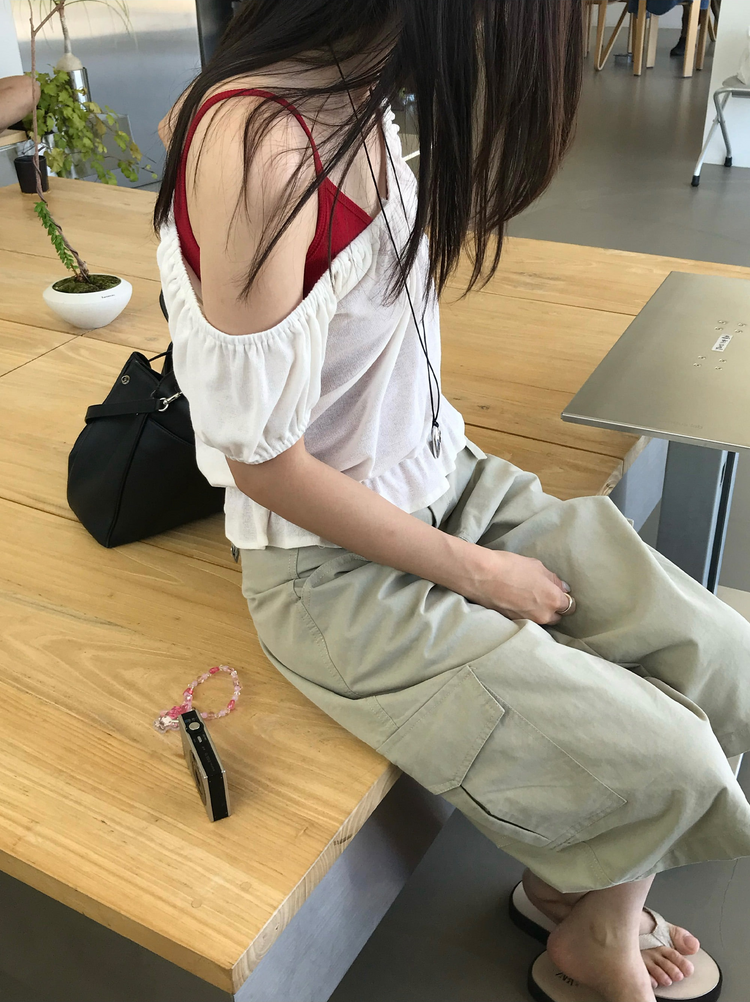 抓皺胸壓線細節修腰上衣