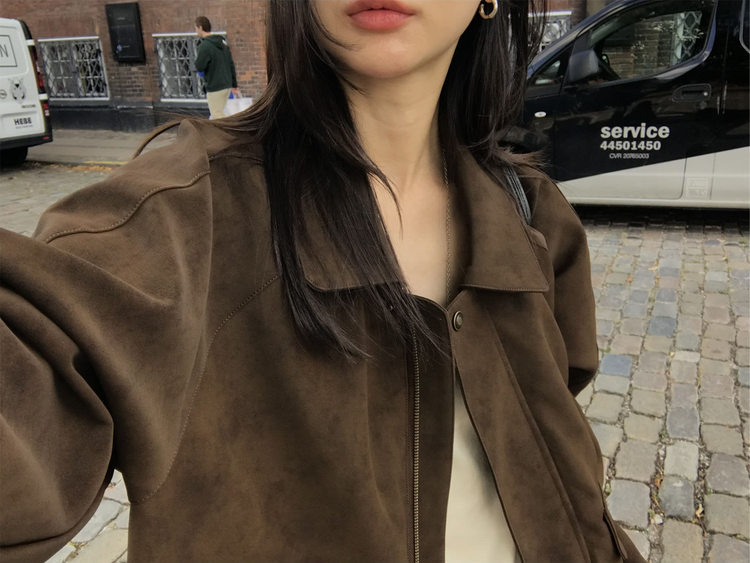 後開叉扣鈕抽繩及踝裙