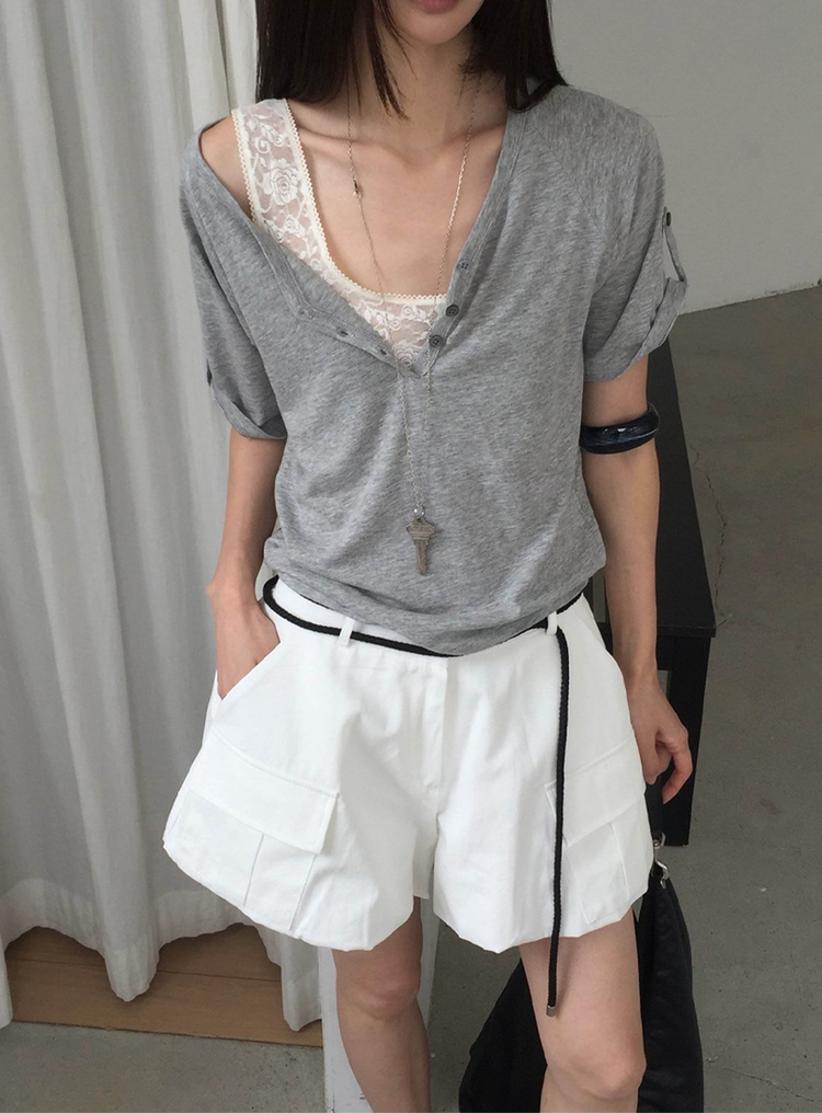 美色V領袖反折細節上衣