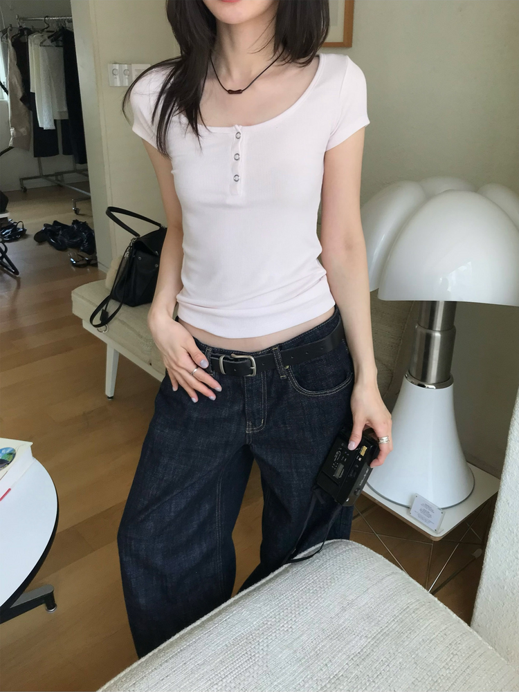 U領暗扣修身細節上衣