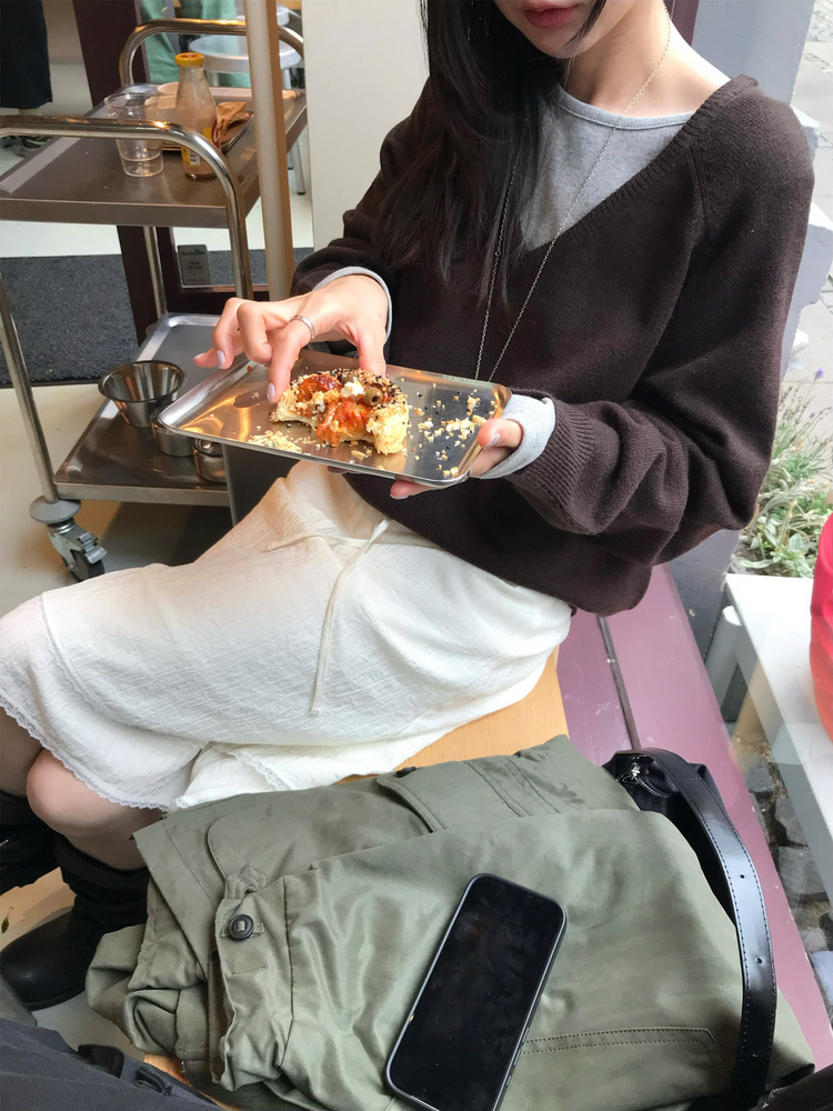 船領弧下擺修腰上衣