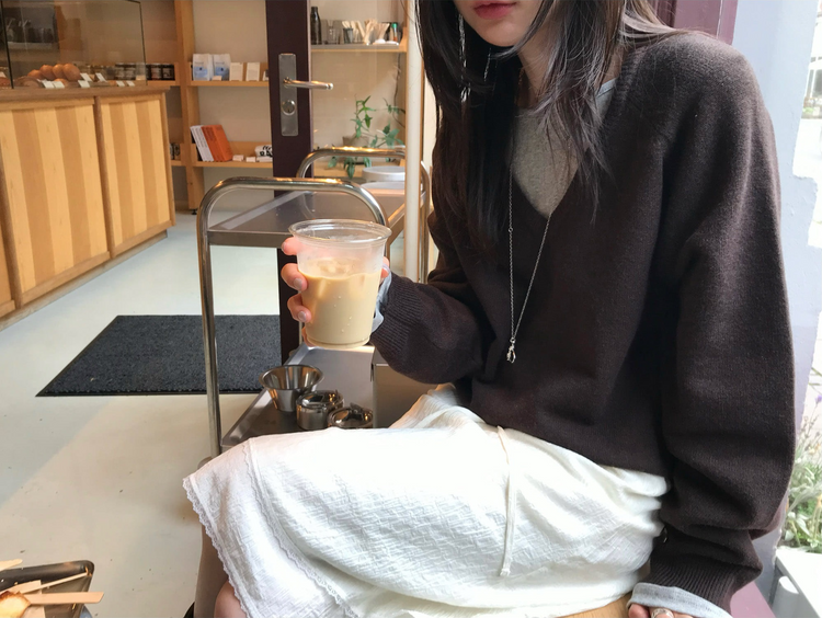 船領弧下擺修腰上衣