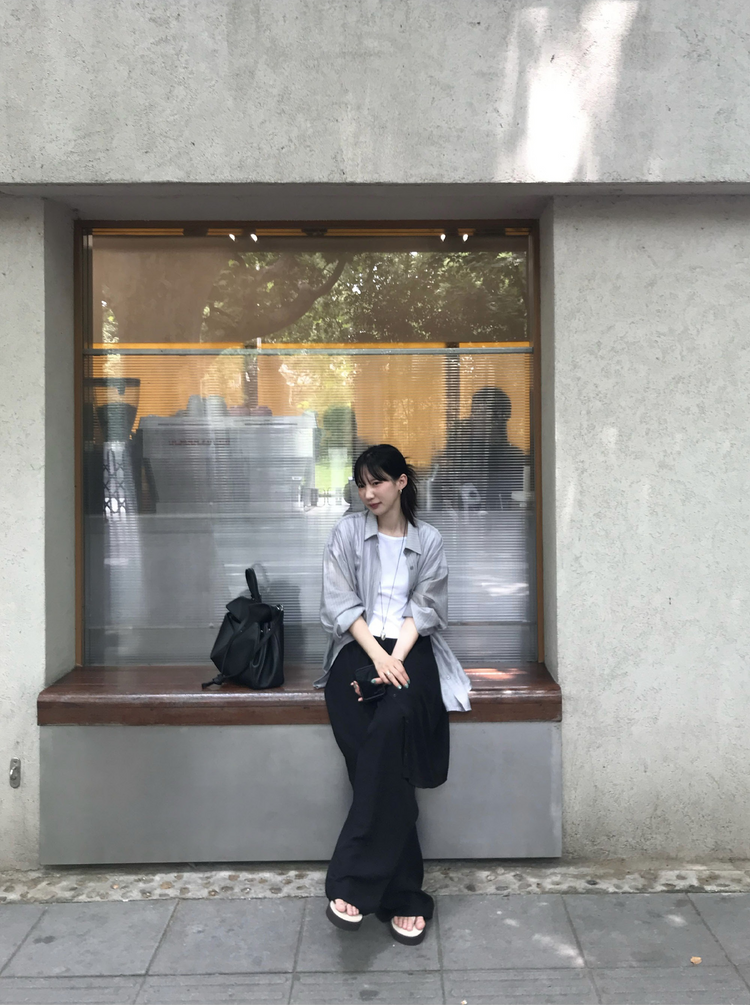 霧光澤排鈕細節裙褲