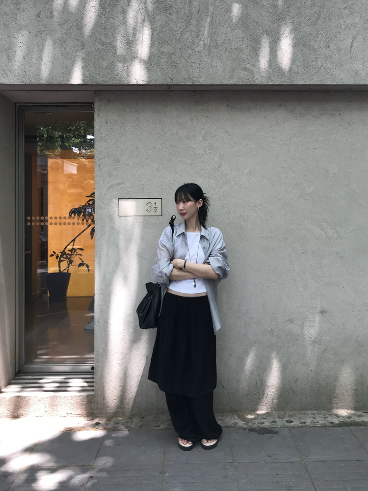 霧光澤排鈕細節裙褲