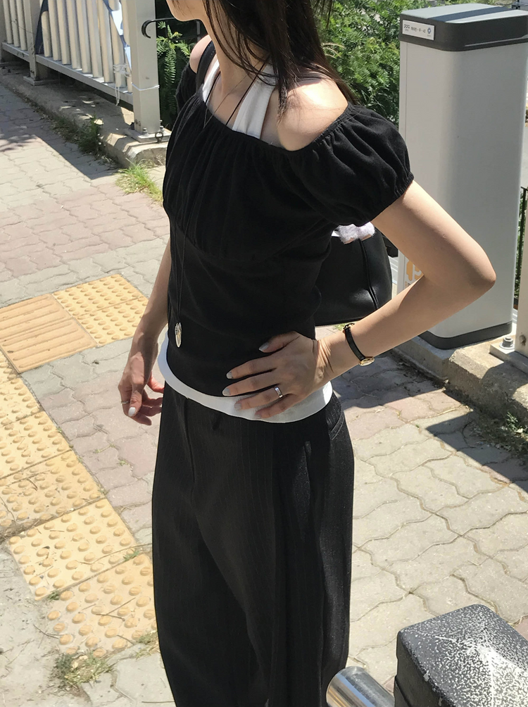 美肩抓皺修腰細節上衣