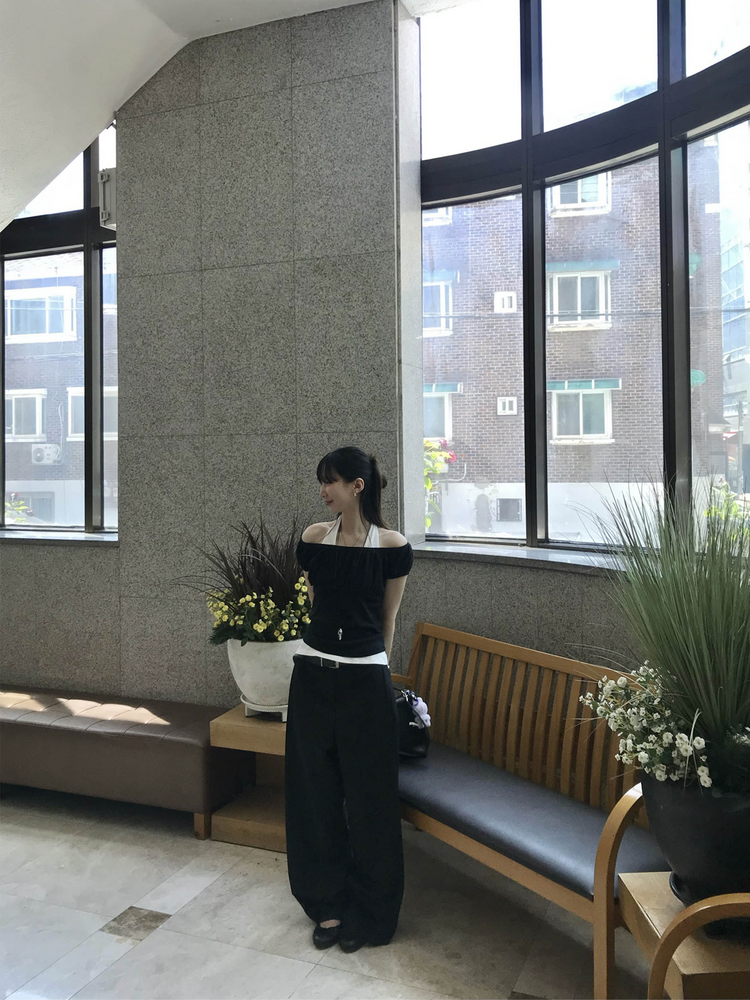 美肩抓皺修腰細節上衣