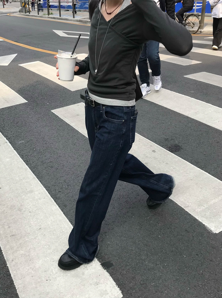 交疊V領細節上衣