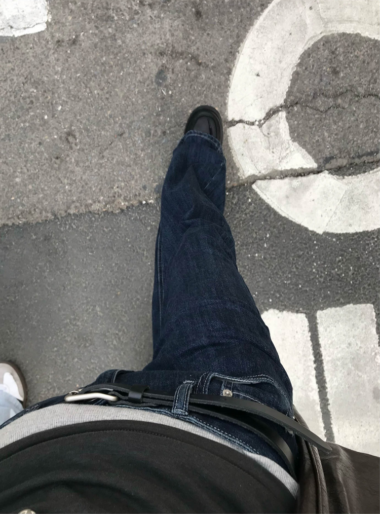 交疊V領細節上衣
