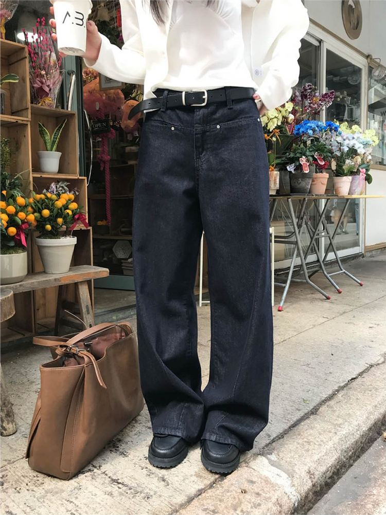 蕾絲邊胸線細節上衣