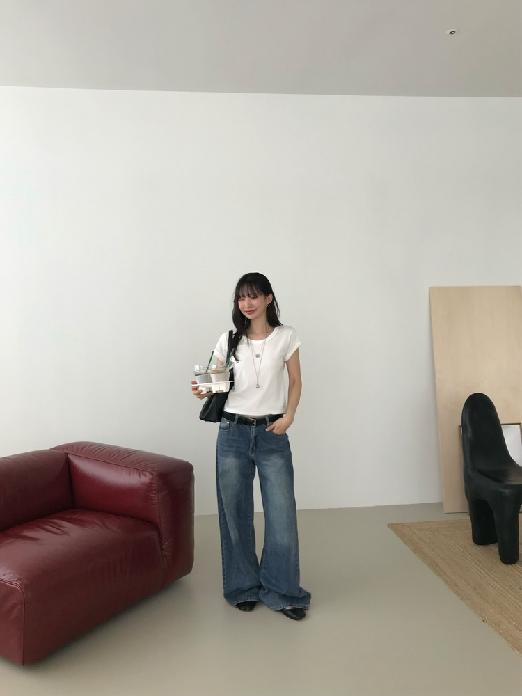美色鉚釘細節牛仔褲