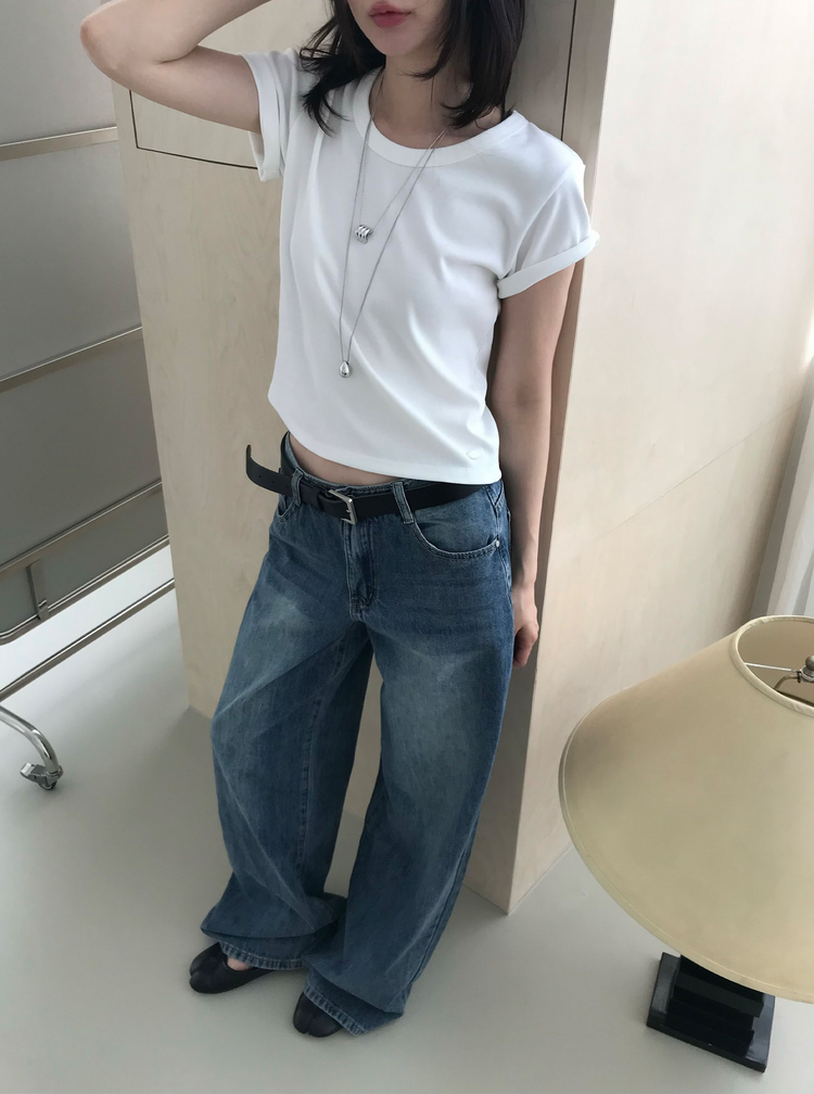 美色鉚釘細節牛仔褲