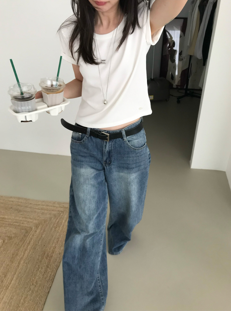 美色鉚釘細節牛仔褲