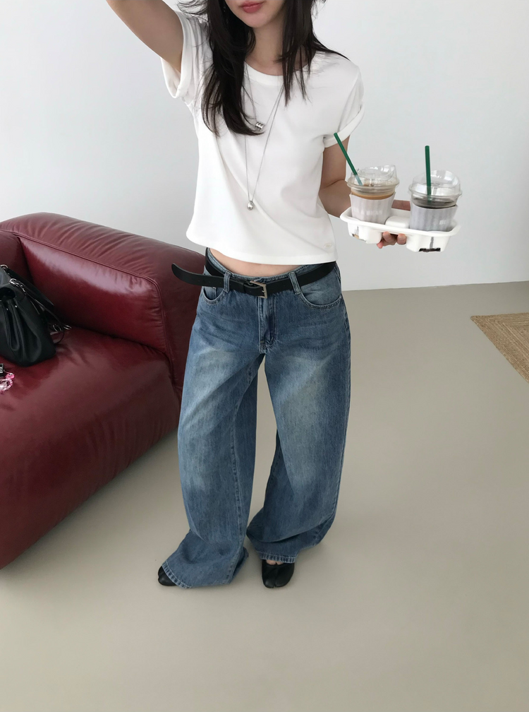 美色鉚釘細節牛仔褲