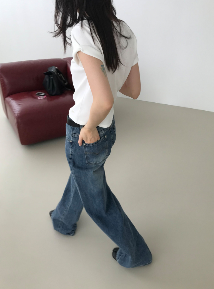 美色鉚釘細節牛仔褲