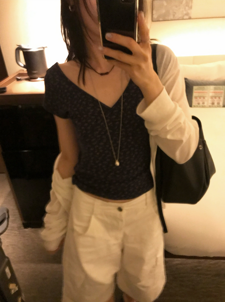 小碎花交疊細節上衣