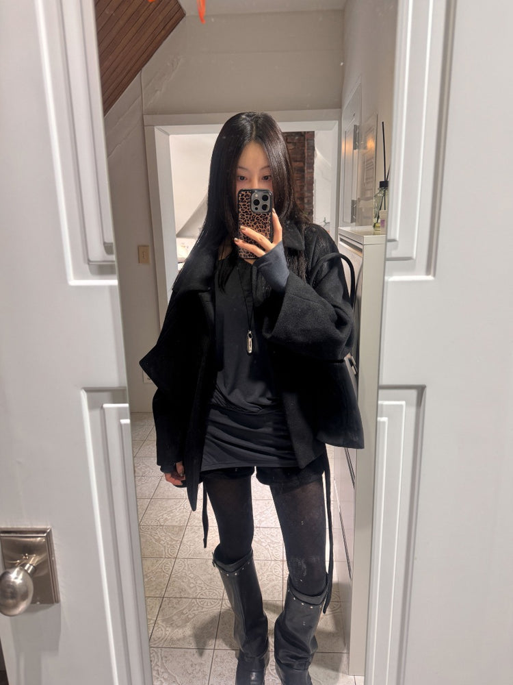 美肩側開叉指扣細節修腰連身裙