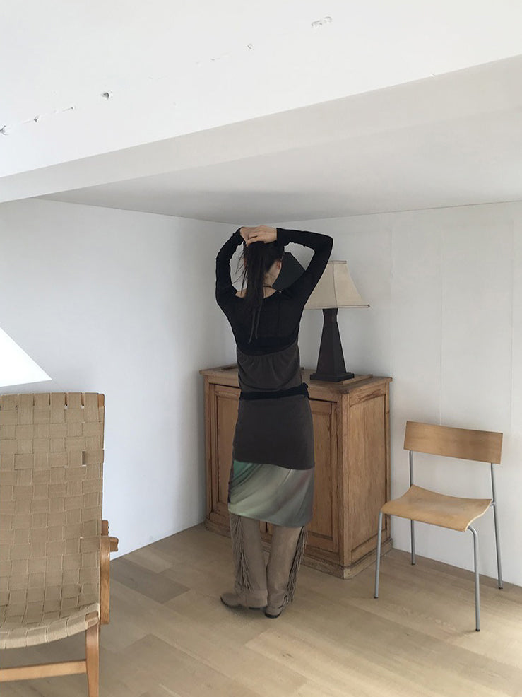 麂皮流蘇細節尖頭長靴