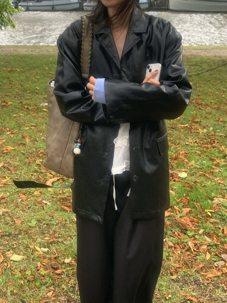 微透垂帶荷葉邊細節上衣