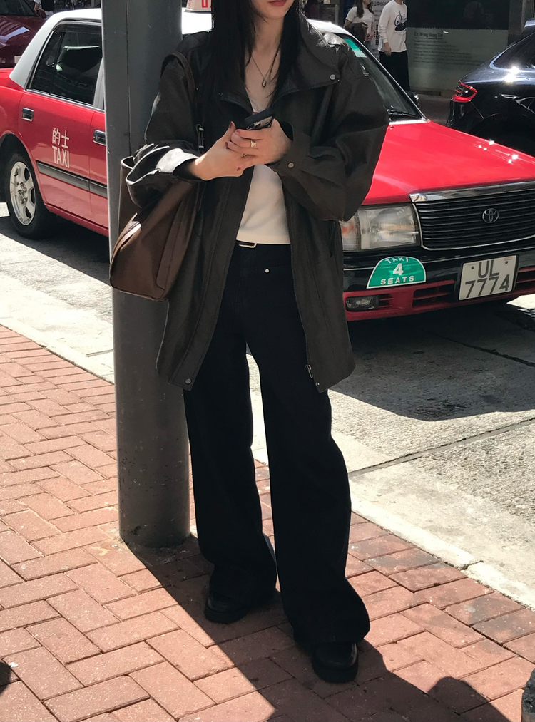 口袋細節直筒牛仔褲