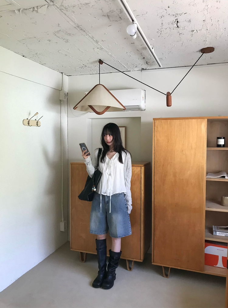 荷葉邊垂帶細節上衣