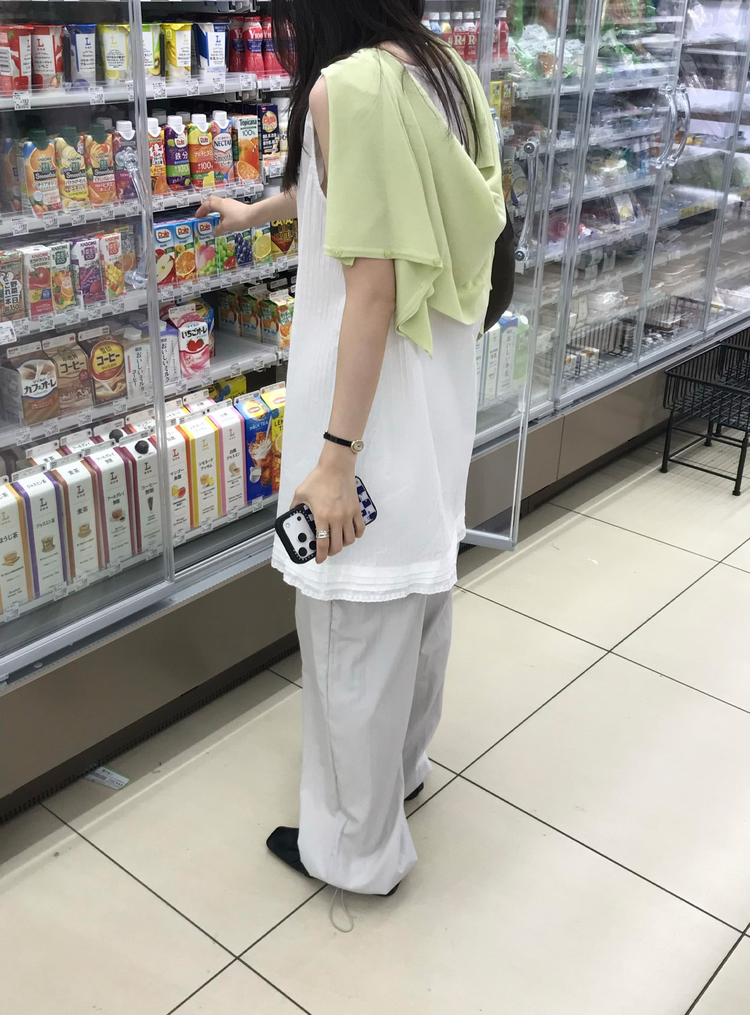 輕薄細腰頭抽身直褲
