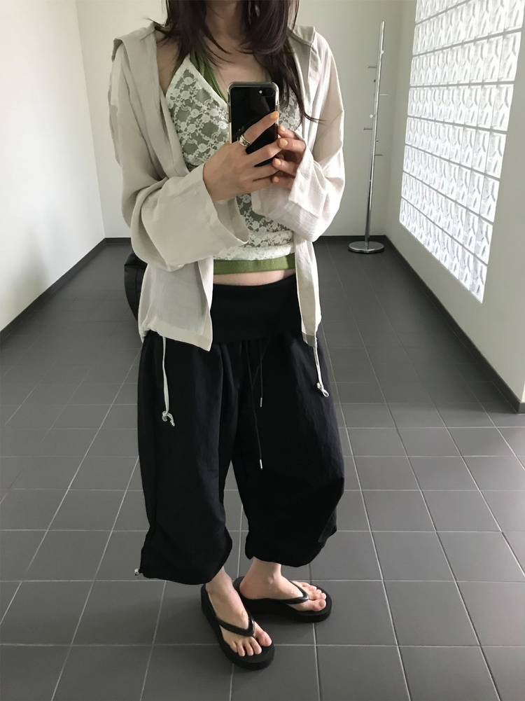 掛脖深V修腰上衣