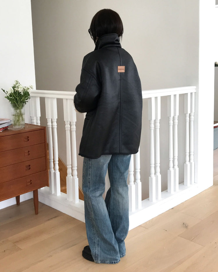 弧壓線側鉚釘細節牛仔褲