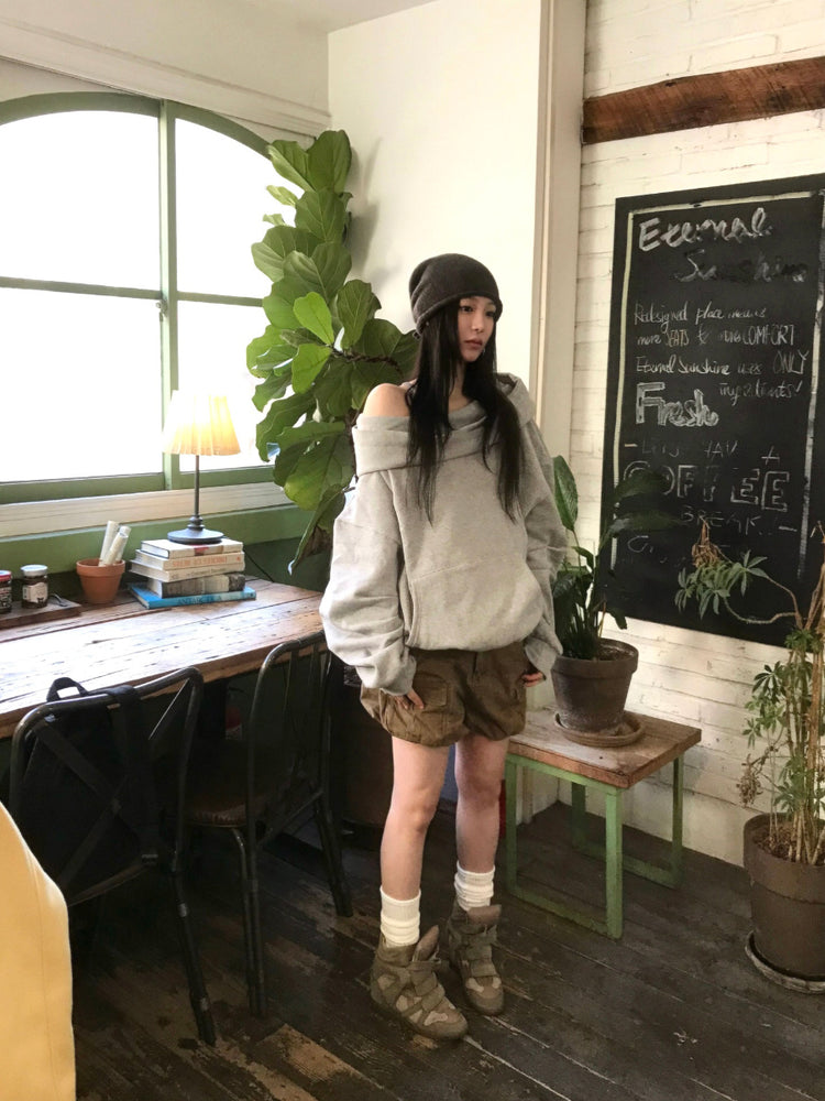 露肩連帽細節寬鬆衛衣