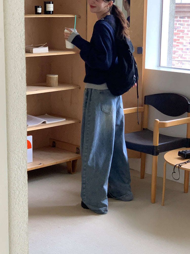 側壓褶細節廓形牛仔褲