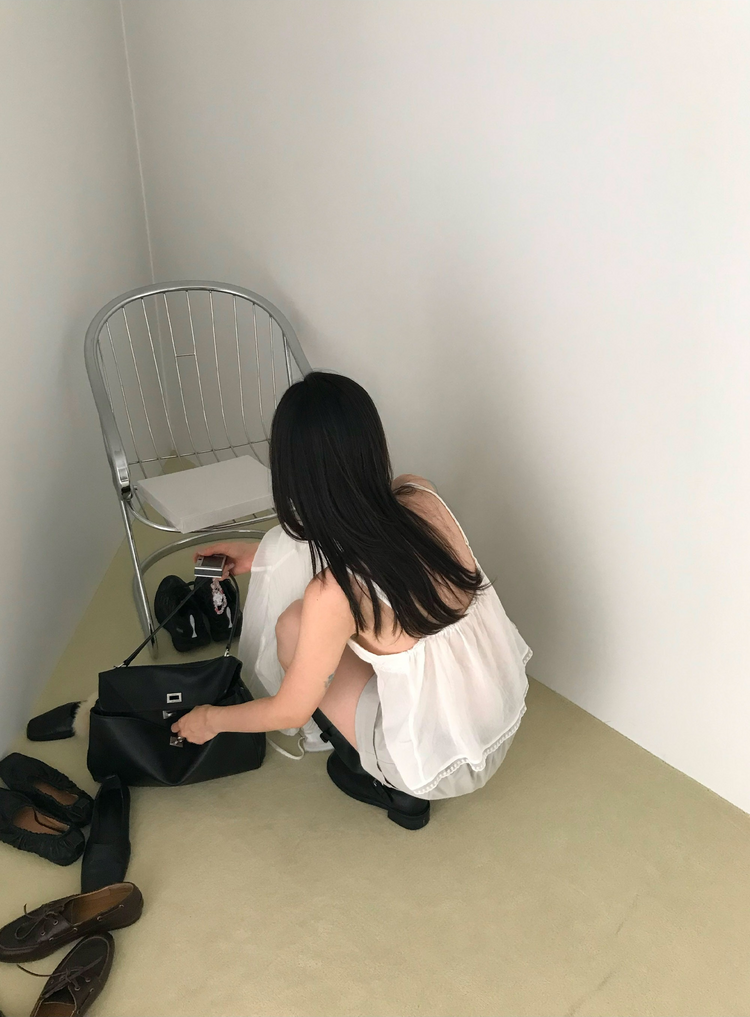 麻料蕾絲邊細節排鈕上衣
