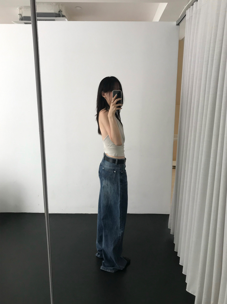 美色鉚釘細節牛仔褲