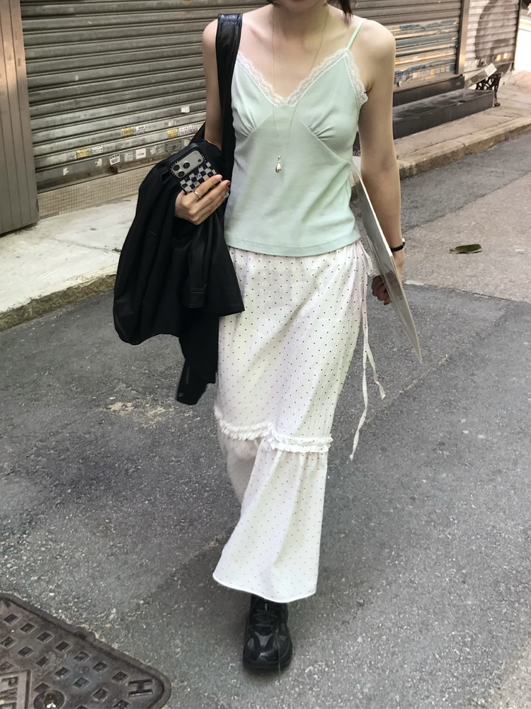 蕾絲邊胸線細節上衣