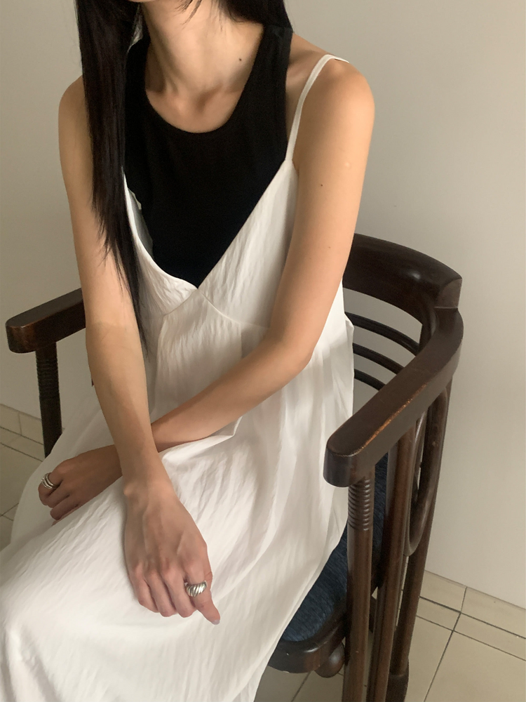 美挖背削肩細節背心