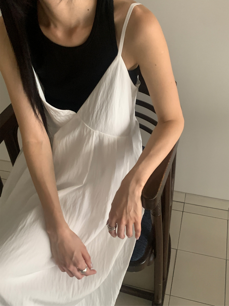 美挖背削肩細節背心