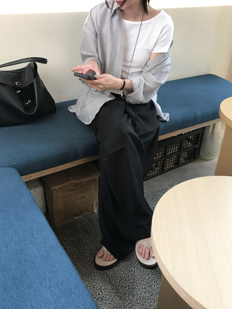 霧光澤排鈕細節裙褲
