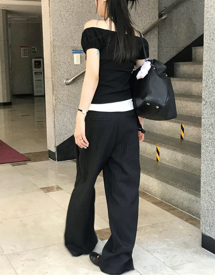 美肩抓皺修腰細節上衣