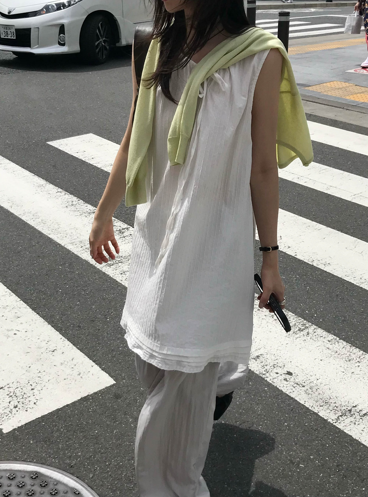 輕薄透膚美色針織外套