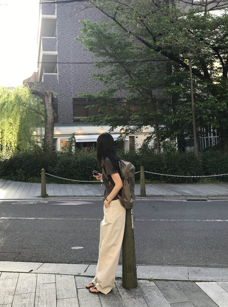 美色暗條紋細節直褲