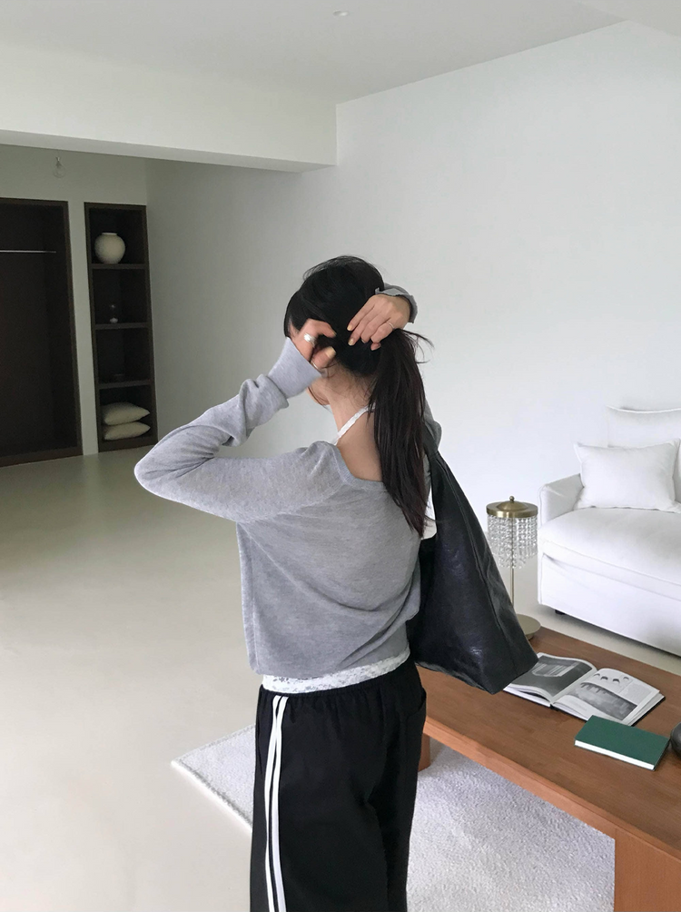 美色透膚V領針織上衣
