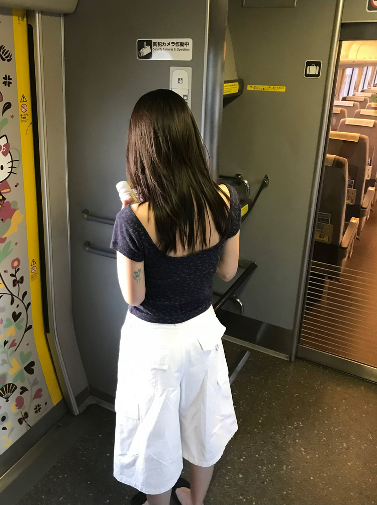 小碎花交疊細節上衣