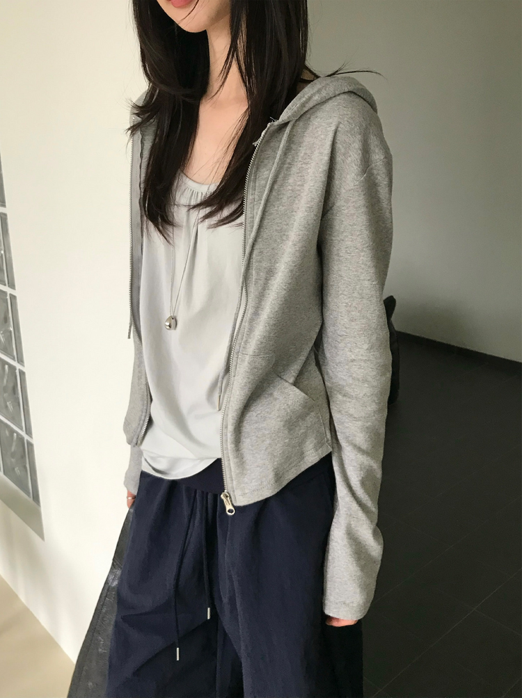 輕薄弧下擺連帽修身外套