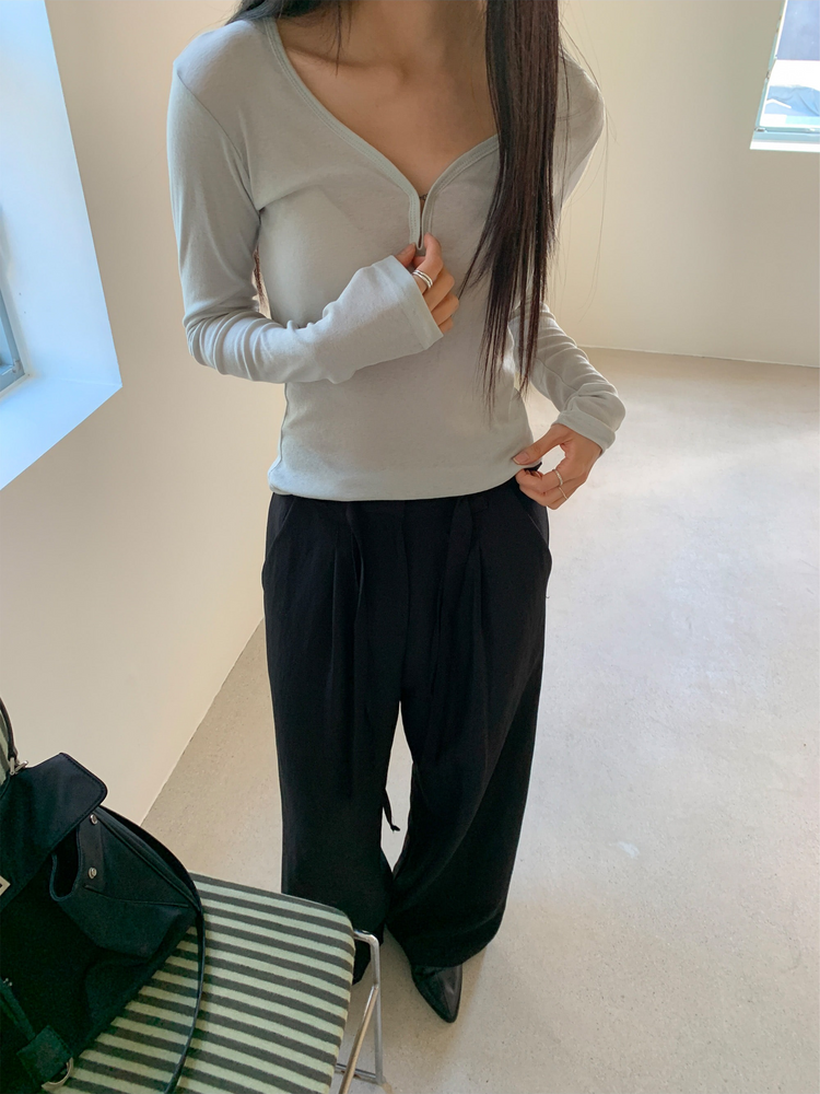 弧線V領細節修身上衣