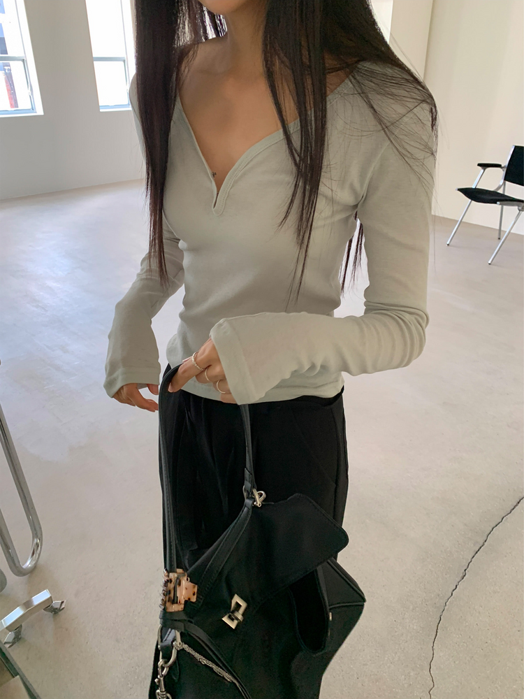 弧線V領細節修身上衣
