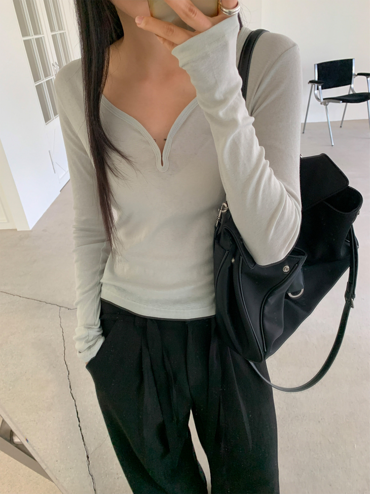 弧線V領細節修身上衣